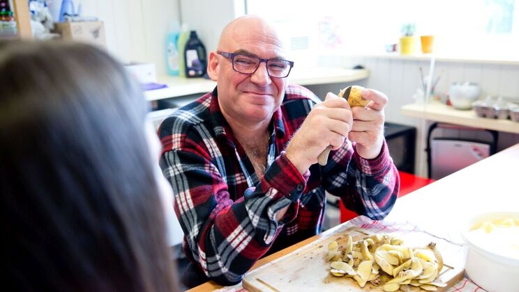 [Oldje] - The Old Cook's Striptease Seduction by Brittney Babe