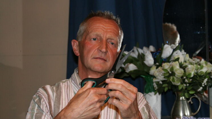 [Oldje] - Natural Tits Hairdresser - Doug - Nicole Wonder