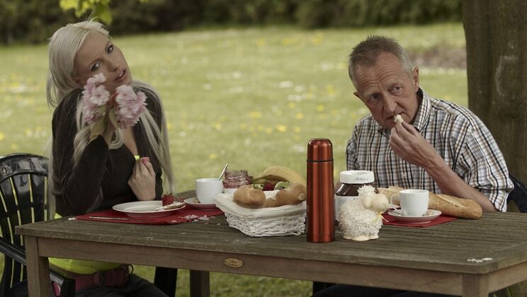 [Oldje] - Cum Swallowing in the Spring