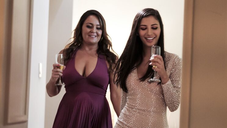 [SweetHeartVideo] - Athletic Lesbians Gianna and Elexis Engage in a Passionate Kiss - Gianna Dior - Elexis Monroe