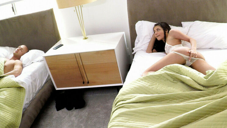 [SpyFam] - Caught In The Act: Step-Sister's Dirty Secret