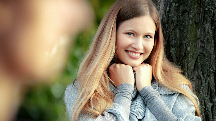 [SexArt] - Stella Cardo's Street Seduction: Behind the Scenes (2019)