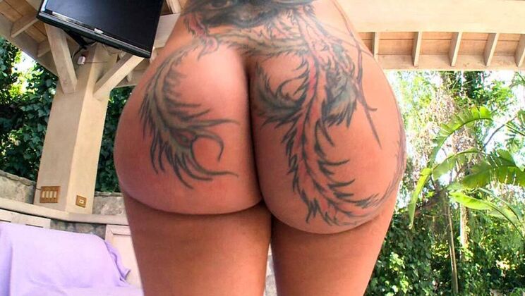 Bella Bellz Sucks Her Way to the Top