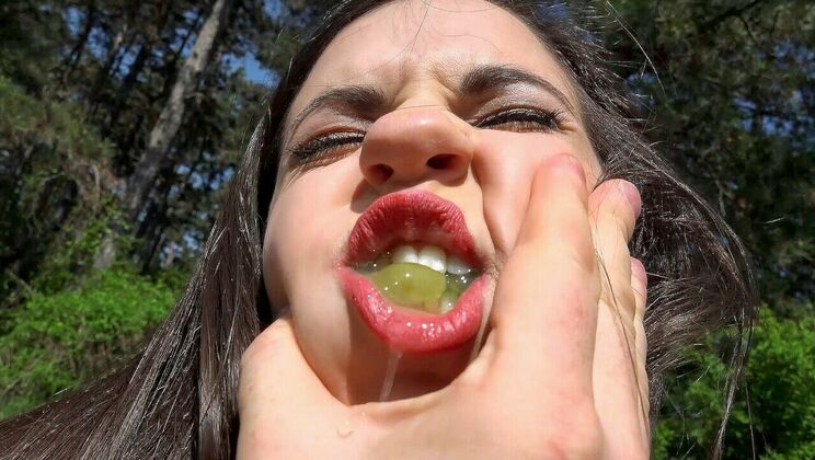 Busty Babe Goes Braless