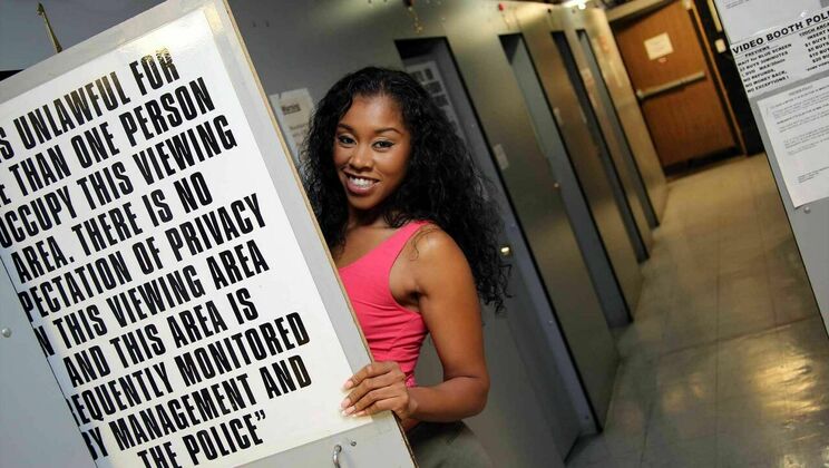 Tattooed Slut Yasmine De Leon