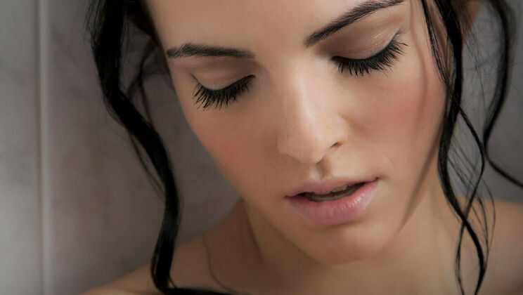 [SexArt] - Czech Beauty Sapphira in the Bathroom - Sapphira A