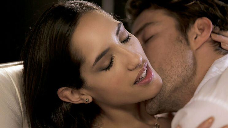 [SexArt] - Beautiful Sex With Tattooed Babe Chloe Amour - Chloe Amour - Jay Smooth