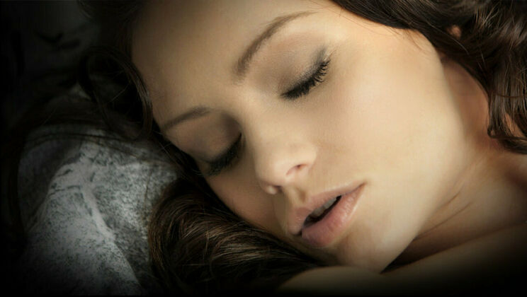 [SexArt] - Wind Beneath Her Thong - Sophie Lynx