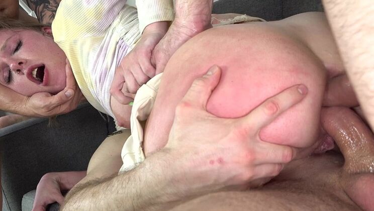 [VKStudio] - European Teen Stella Bliss in Rough MMMF Action - Willy Regal - Pimpal Bill - Viper Tor - Stella Bliss