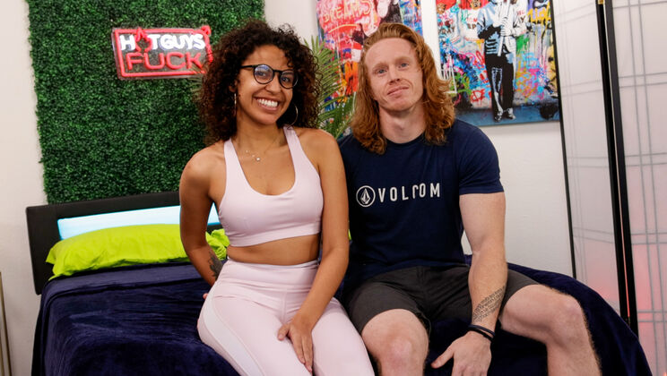 Latina Alix Pena Meets Big Hunk Ash Riley for Sex