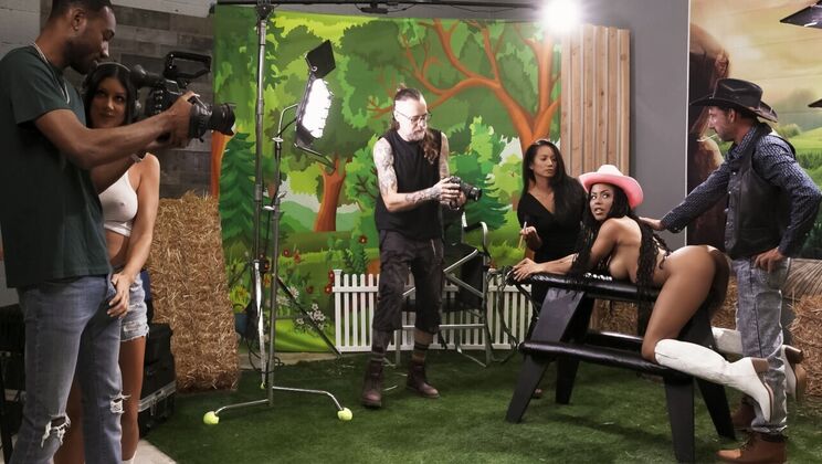 [WorkMeHarder] - Double Blowjob and Facial Fun