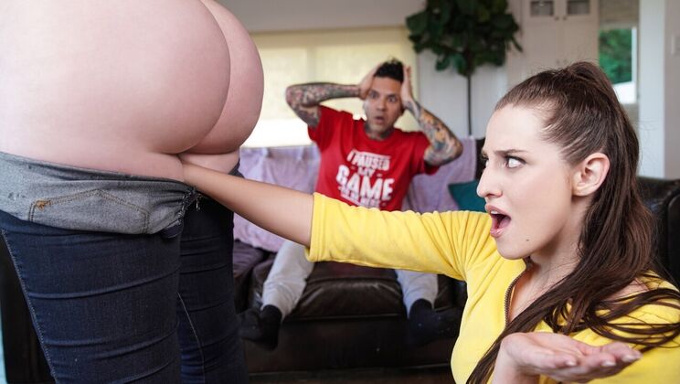 [Brazzers] - Sexy Brunette Cosplay Girl Fists and Sucks - Small Hands - Aubree Valentine - Abigaiil Morris