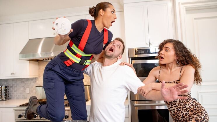 [Brazzers] - Big Natural Tits On Fire - Vince Karter - Bella Rolland