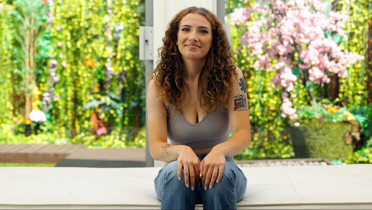 Malissa Tries Out in Reverse