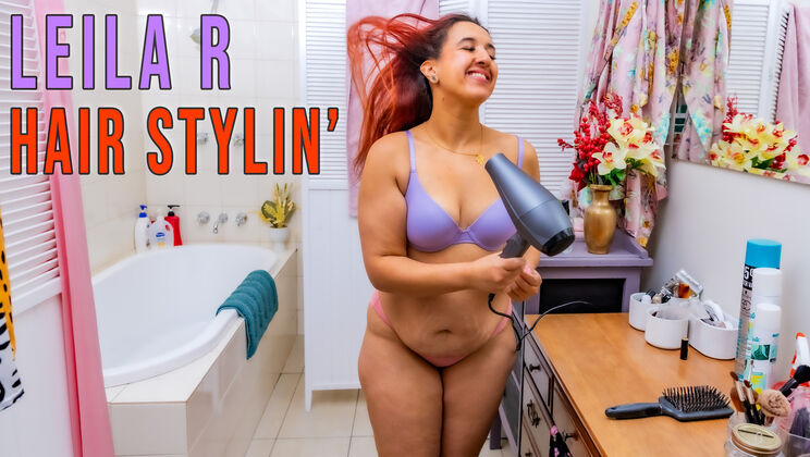 Aussie Leila R Masturbates