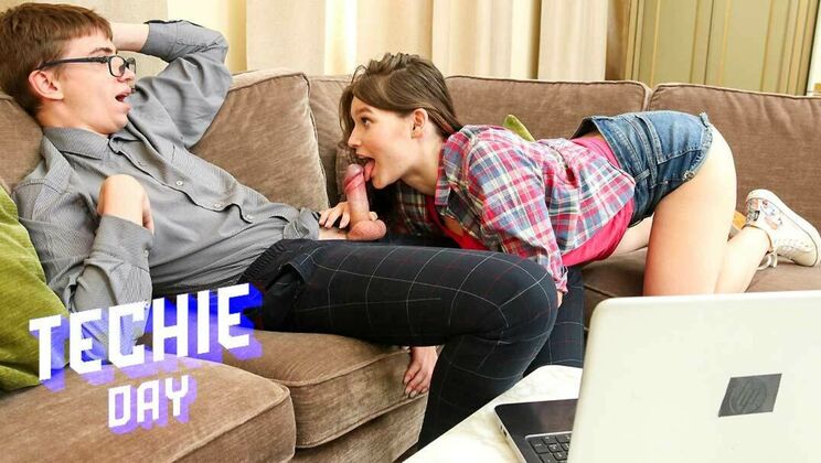 [ClubSweethearts] - Shaved Brunette Fomgosha Haynes Loves Doggystyle and Blowjob