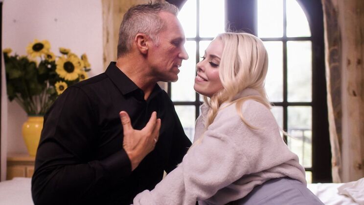 Blonde Babe Haley Spades Gets Pussy Licked Then Fucked Cowgirl