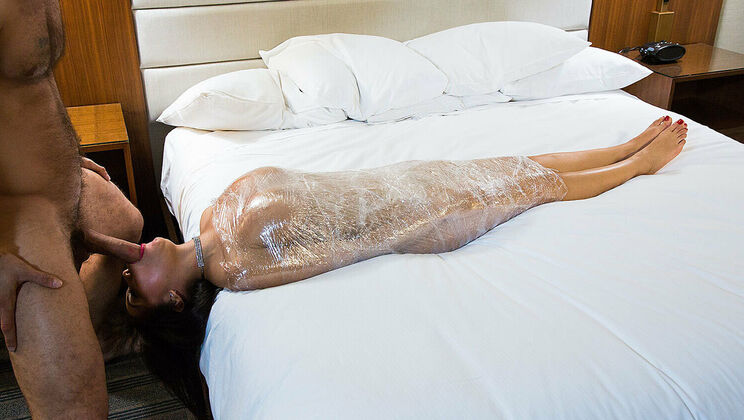 Danny Mountain pounds Gia Milana hard in sexy stockings