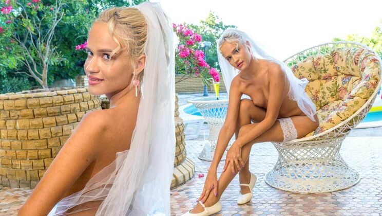 [ClubSweethearts] - Small Titted Blonde Gets Her Own - Novella Night