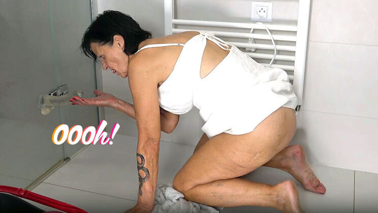 Granny's Afterparty Cleaning Becomes a Solo Show