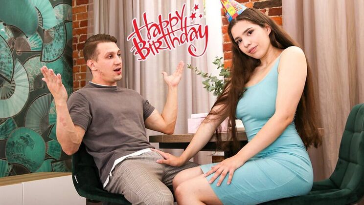 [ClubSweethearts] - Molly's Birthday Handjob and Blowjob Combo