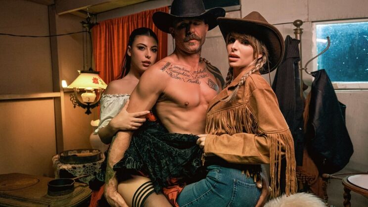 [DigitalPlayground] - Smoking Hot Babes Kissing Before Taking Big Cock Together - Kimmy Granger - Scott Nails - Gal Ritchie