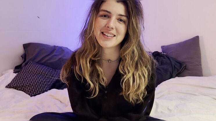 [Ersties] - First Anal Experience: Sarah and Gia G - Gia G (Ersties)