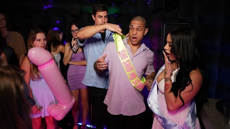 [RKPrime] - Latina Amateur Sucks Big Cock Before Taking Cum on Face - Mike Ox - Diamond Franco