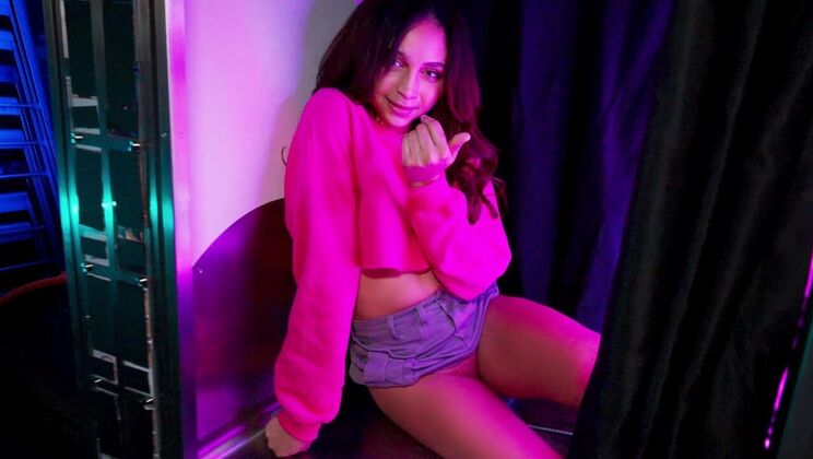 [He'sGotRizz] - June Takes a Big Facial After Blowjob - Lucas Frost - June - Katerina Karson