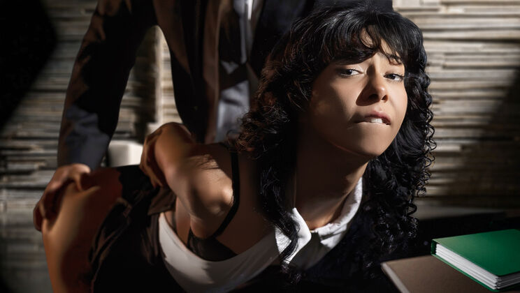 [Oyeloca] - Tiny Cindy Luna in Stockings Gets Hair Pulling & Rough Fuck - Axl Rey - Cindy Luna