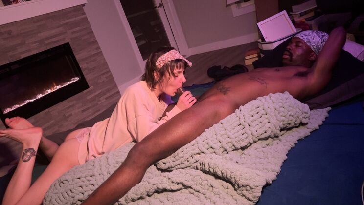 Sluts In Luv: Brunette Babes Junebug & Teddie