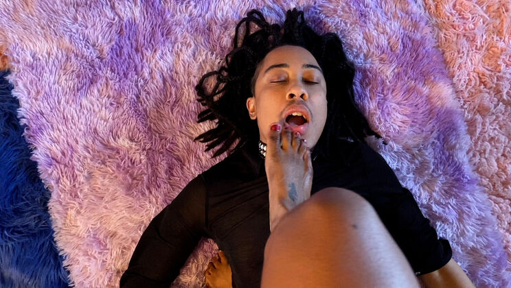 Foot Worship and Pussy Licking with Honey G & K Rivers