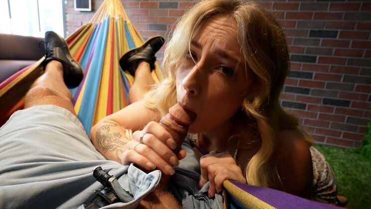 Blonde Stella Elle Gives Head in POV Amateur Clip